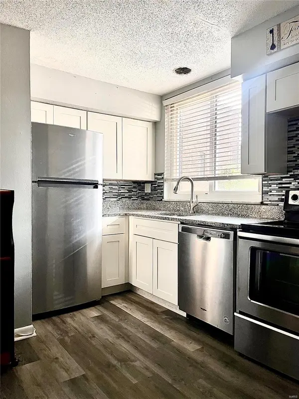 6 Tower Hill CT, Olivette, MO 63132