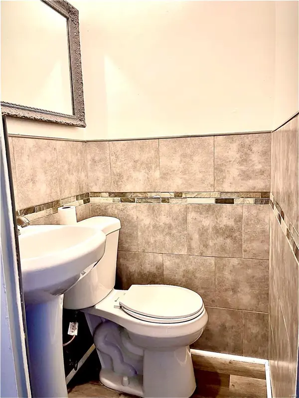 6 Tower Hill CT, Olivette, MO 63132