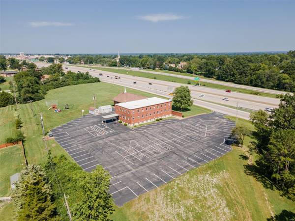 802 Kinswood LN, St Louis, MO 63129