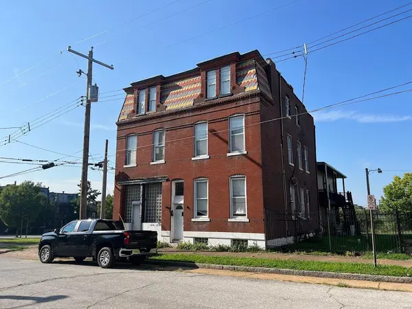 1216 Soulard ST, St Louis, MO 63104