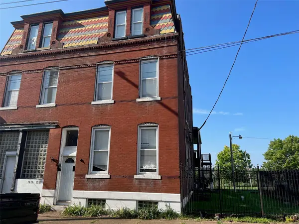 1216 Soulard ST, St Louis, MO 63104