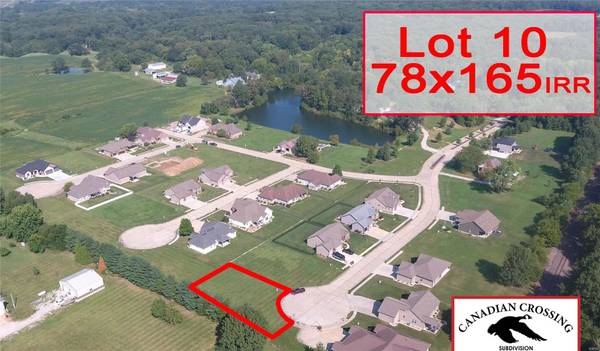 399 Canadian DR, Staunton, IL 62088
