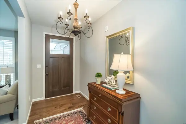 1325 Spring Snow DR, Frontenac, MO 63131