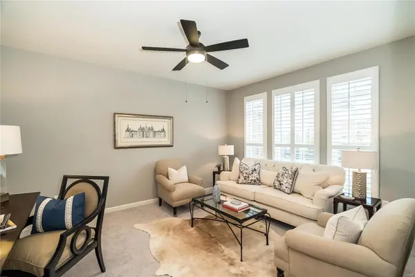 1325 Spring Snow DR, Frontenac, MO 63131