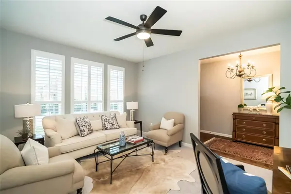 1325 Spring Snow DR, Frontenac, MO 63131