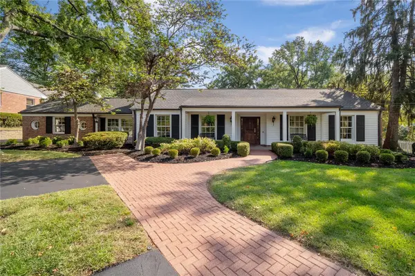 150 Dielman RD, Ladue, MO 63124