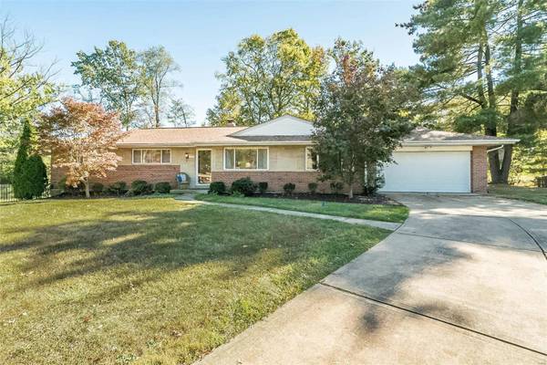 11728 Doverhill DR, St Louis, MO 63128