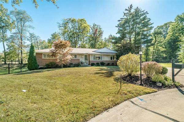 11728 Doverhill DR, St Louis, MO 63128
