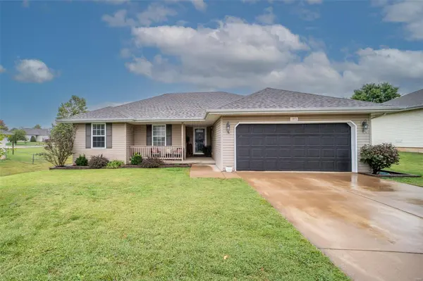1811 E. Summit Street ST, Republic, MO 65738