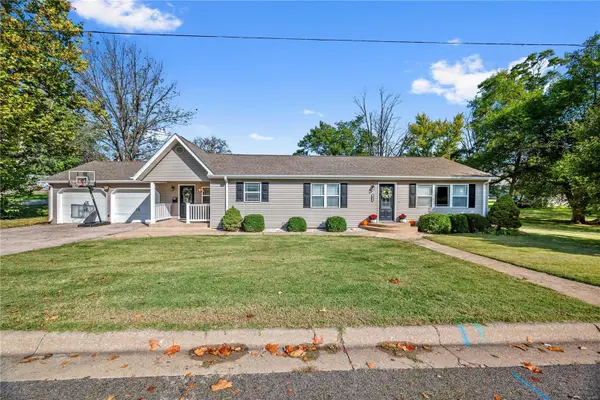 901 Flora AVE, Warrenton, MO 63383