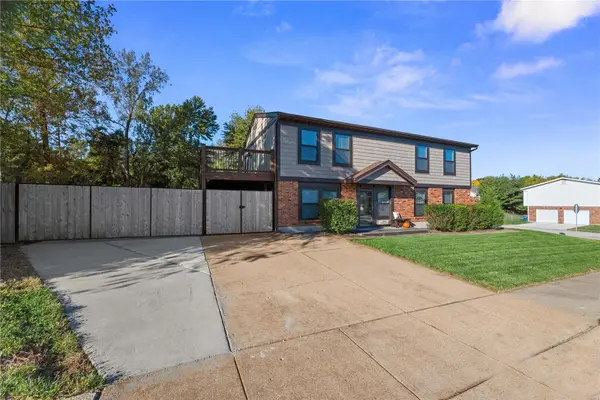 1549 Lynnbrook DR, St Charles, MO 63303