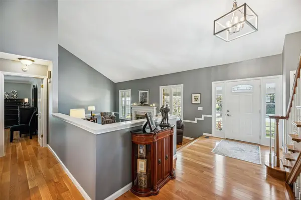 14963 Green Circle DR, Chesterfield, MO 63017