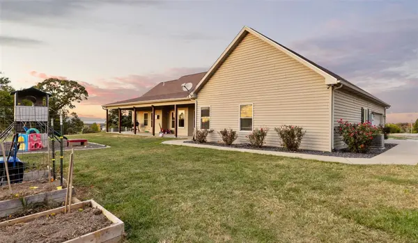 5437 Highway D, Farmington, MO 63640