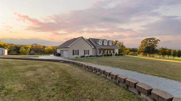 5437 Highway D, Farmington, MO 63640