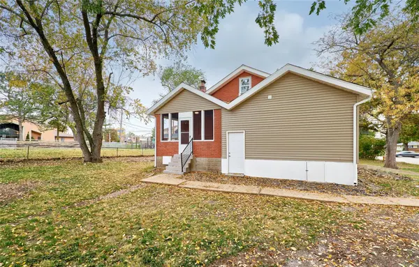 6496 Howdershell RD, Hazelwood, MO 63042