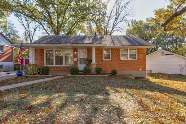 9712 Radio DR, St Louis, MO 63123