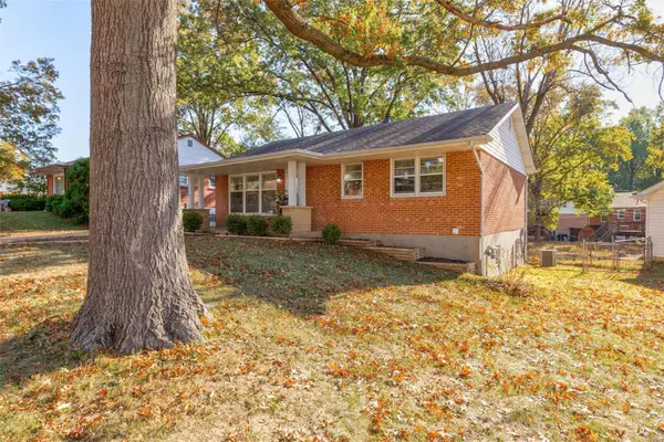 9712 Radio DR, St Louis, MO 63123