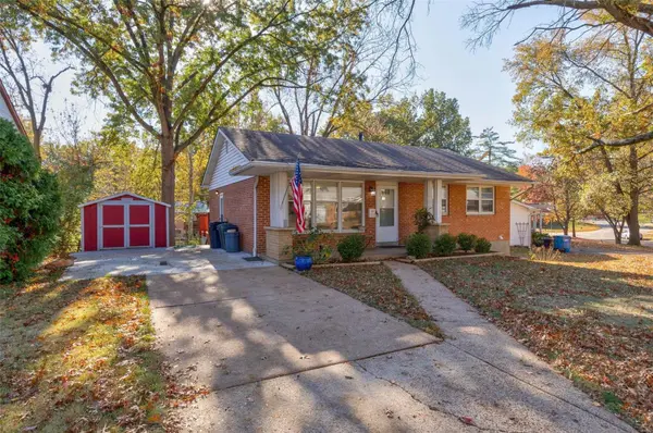 9712 Radio DR, St Louis, MO 63123