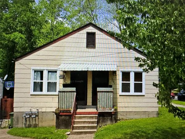 3501 Manhattan AVE, St Louis, MO 63143