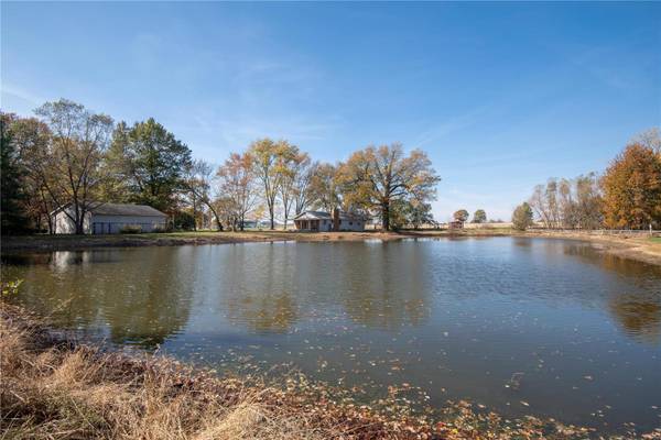 1107 Hearts Delight Ln, Greenville, IL 62246