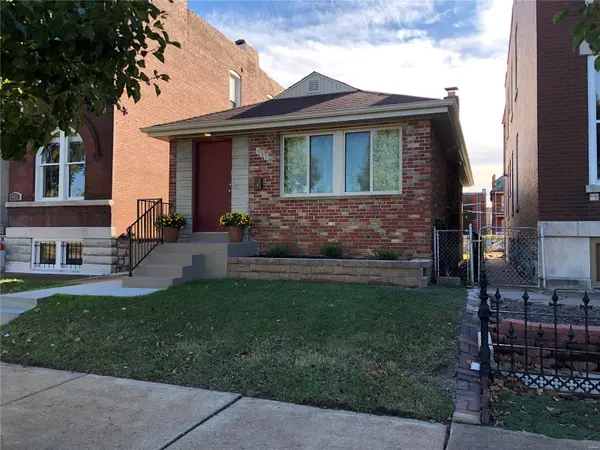 4374 Chouteau AVE, St Louis, MO 63110