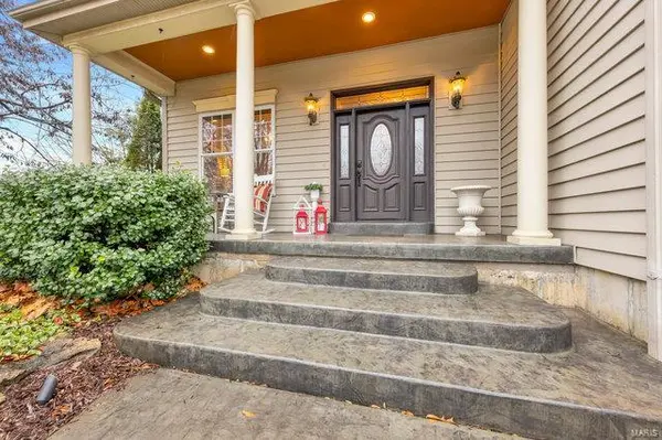 2 Legacy Estates LN, St Peters, MO 63376