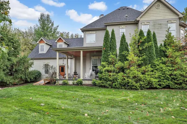 2 Legacy Estates LN, St Peters, MO 63376