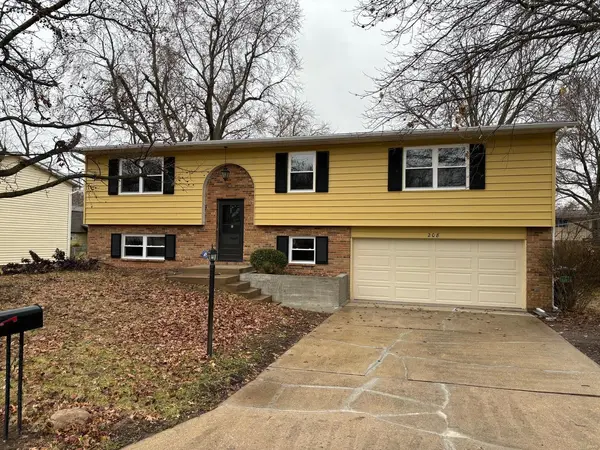 208 Orleans DR, Fairview Heights, IL 62208