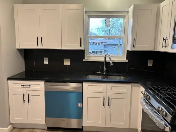 208 Orleans DR, Fairview Heights, IL 62208