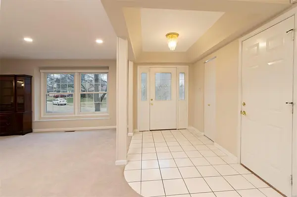 359 Windsor Spring DR, Sunset Hills, MO 63122