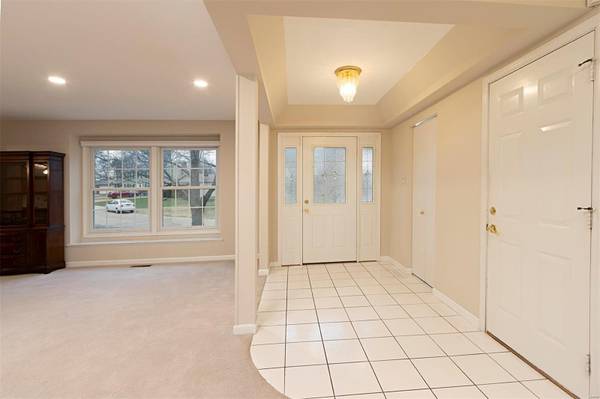 359 Windsor Spring DR, Sunset Hills, MO 63122