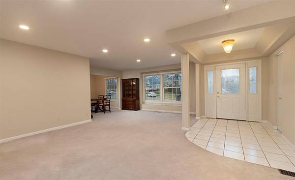 359 Windsor Spring DR, Sunset Hills, MO 63122