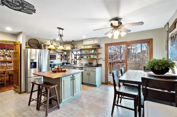 1325 Woodland Oaks DR, Twin Oaks, MO 63021