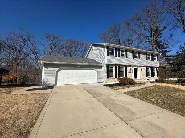 15597 Highcroft DR, Chesterfield, MO 63017