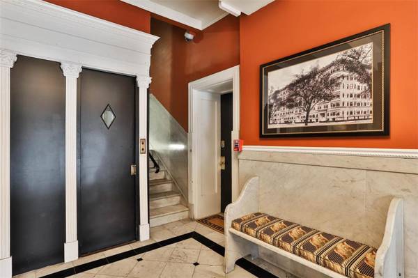 14 N Kingshighway #1BS, St Louis, MO 63108