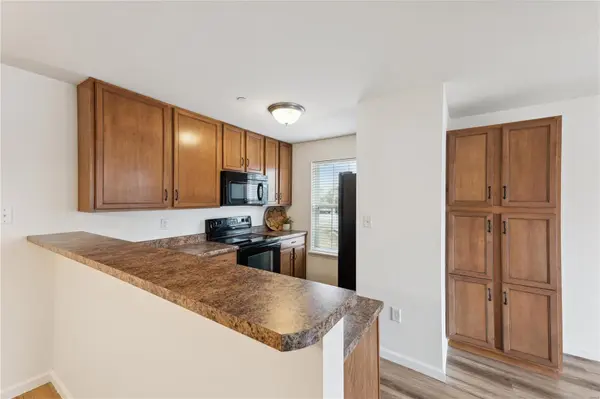 9751 Newham DR #11D, Affton, MO 63123
