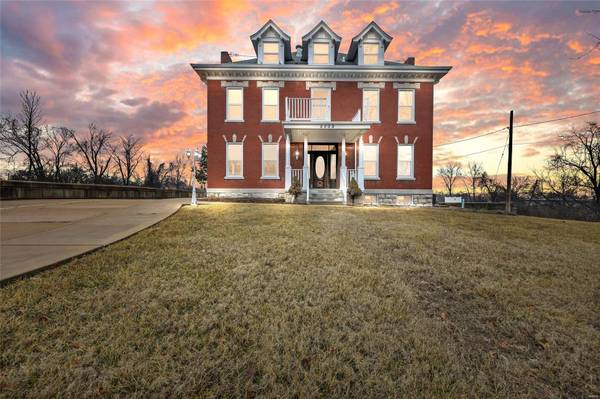 5009 Lemay Ferry RD, St Louis, MO 63129