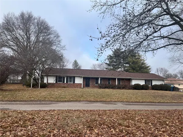 169 Holiday DR, Edwardsville, IL 62025