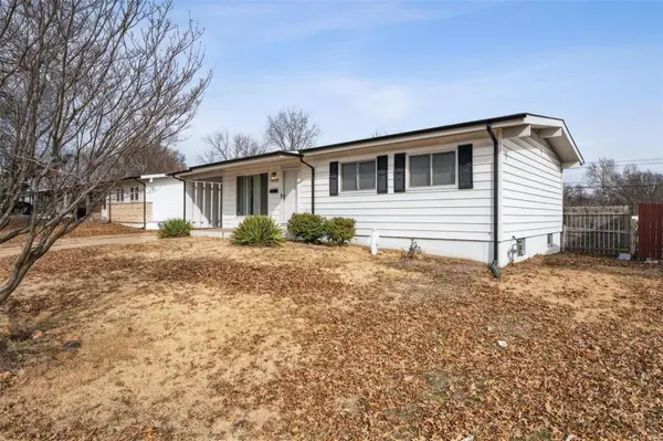 1485 Estes DR, Florissant, MO 63031