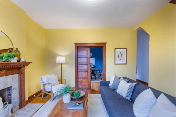 3866 McDonald AVE, St Louis, MO 63116