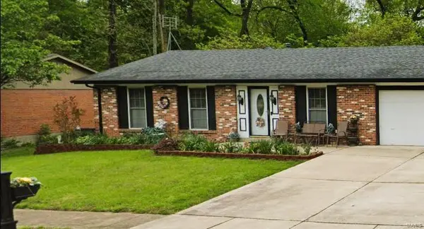 6653 Cortena DR, Hazelwood, MO 63042