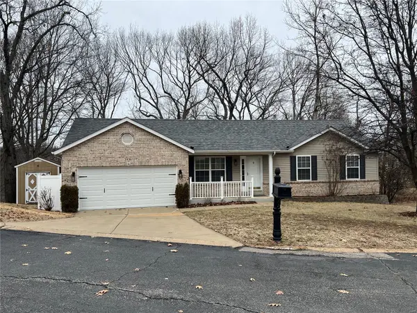 5481 Oakcrest DR, Imperial, MO 63052