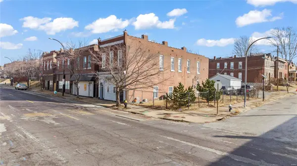 4656 Virginia AVE, St Louis, MO 63111