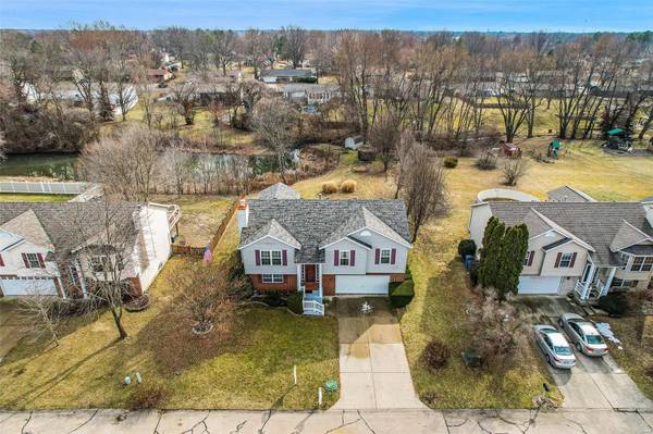 931 Carla DR, Troy, IL 62294