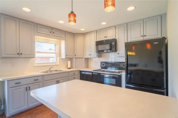 8386 Lonkar DR, Affton, MO 63123