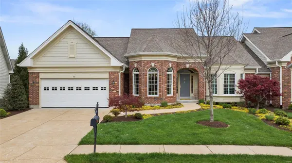 62 Picardy Hill DR, Chesterfield, MO 63017