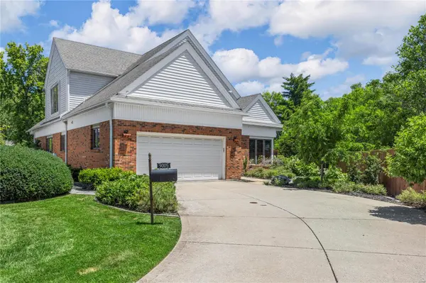 9005 Fair Oaks Crescent, Richmond Heights, MO 63117