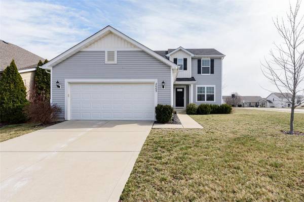 2065 Preston Woods Pkwy, Lake St Louis, MO 63367