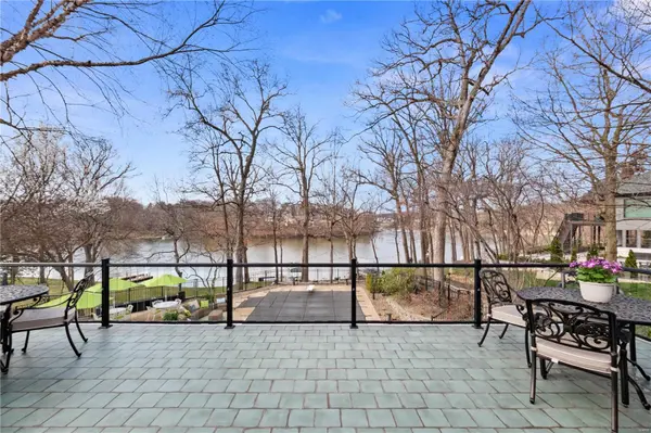 14 Regency CIR, Lake St Louis, MO 63367
