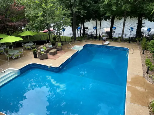 14 Regency CIR, Lake St Louis, MO 63367